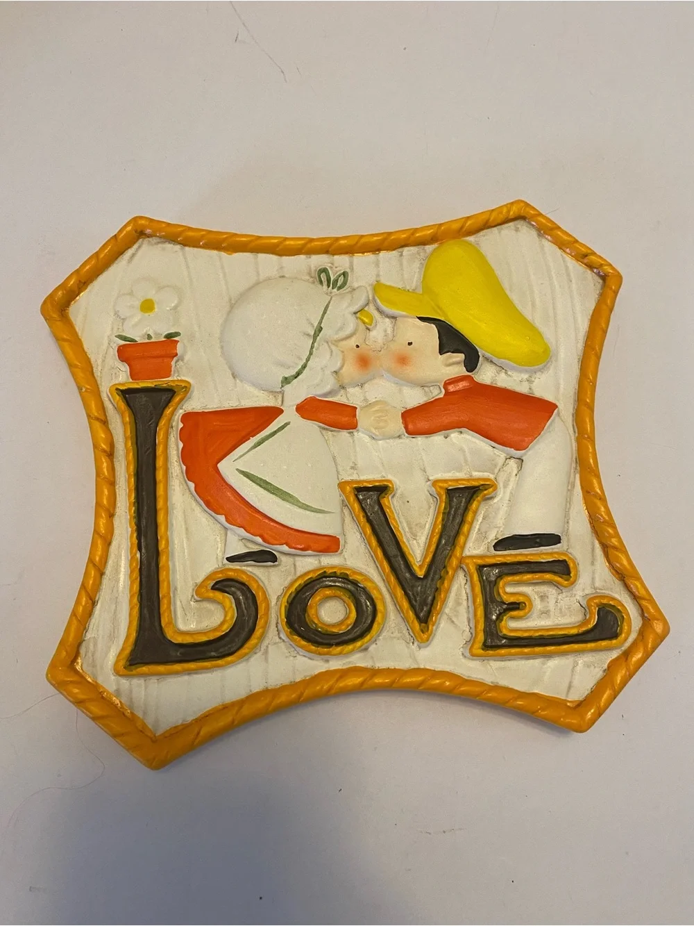 Vintage Lefton 1970'S Child’s Love Chalk ware Wall Hanging Boy & Girl Kissing